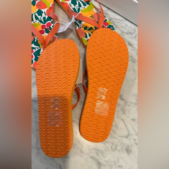 NWT J. CREW Printed FLIP FLOP
Mango Color SIZE 7 , SIZE 8 Flip Flops - Picture 2 of 6